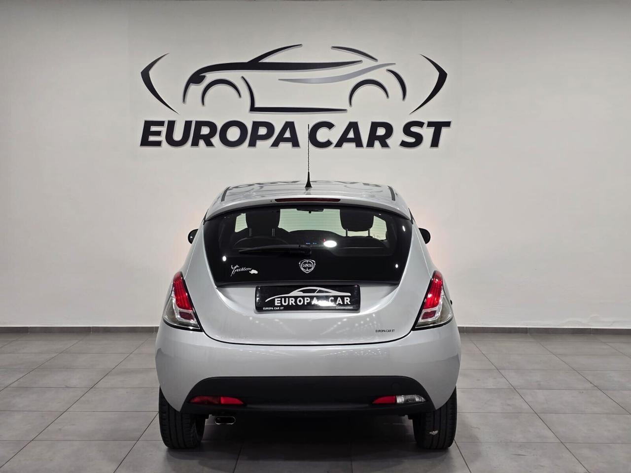 Lancia Ypsilon 1.2 69 CV 5 porte Gold NEOPATENTATI