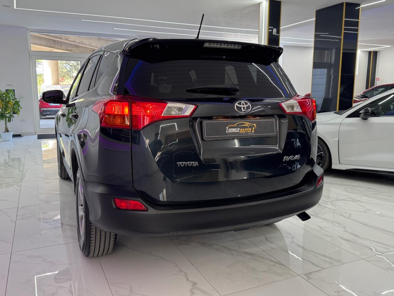 Toyota RAV4 2.0 D-4D 2WD Full Optional