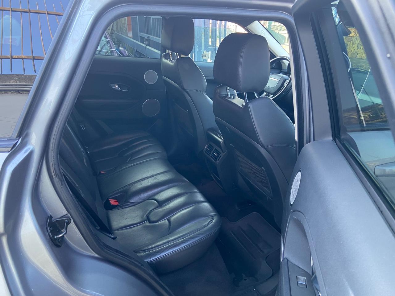 Land Rover Range Evoque 2.2 TD4 5p. Pure