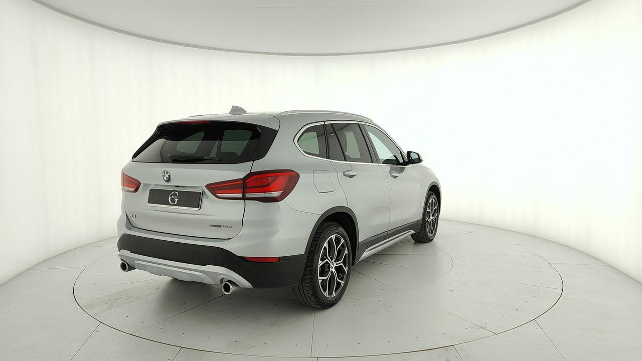 BMW X1 F48 2019 - X1 sdrive18d xLine auto