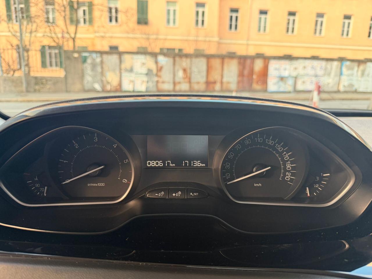 Peugeot 208 BlueHDi 75 5 porte Allure