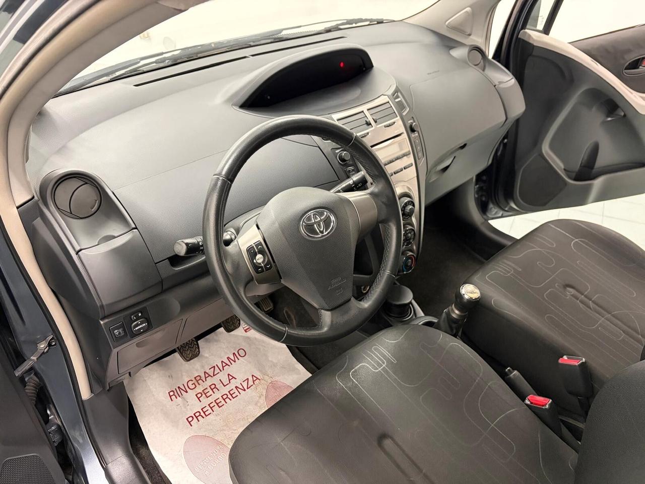 Toyota Yaris 1.0 TUTTO INCLUSO CHIAVI IN MANO LEGGI