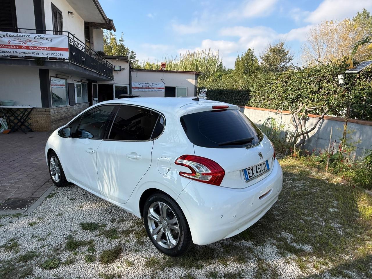 Peugeot 208 1.4 HDi 68 CV 5 porte Allure