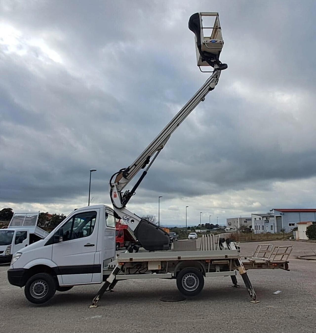 Mercedes Benz Seleziona F32/32 313 CDI TN PIATTAFORMA AEREA