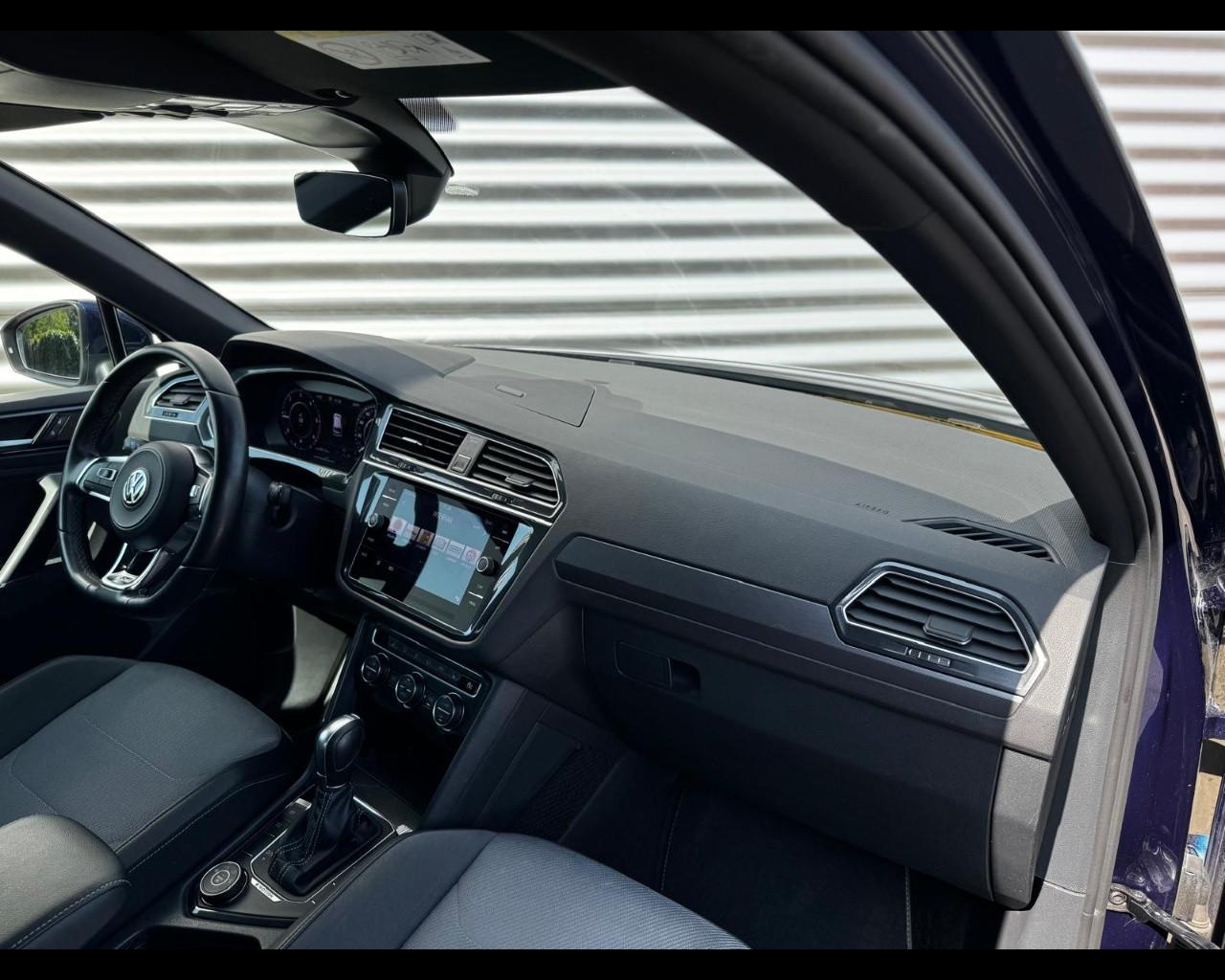 VOLKSWAGEN TIGUAN 2.0TDI DSG 4MOTION R-LINE