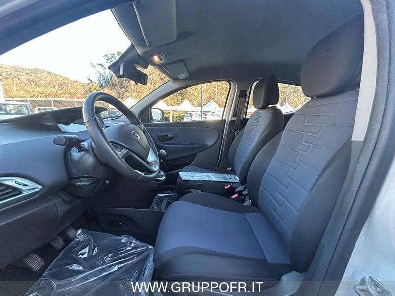 Lancia Ypsilon 1.0 FireFly 5 porte S&S Hybrid Platino