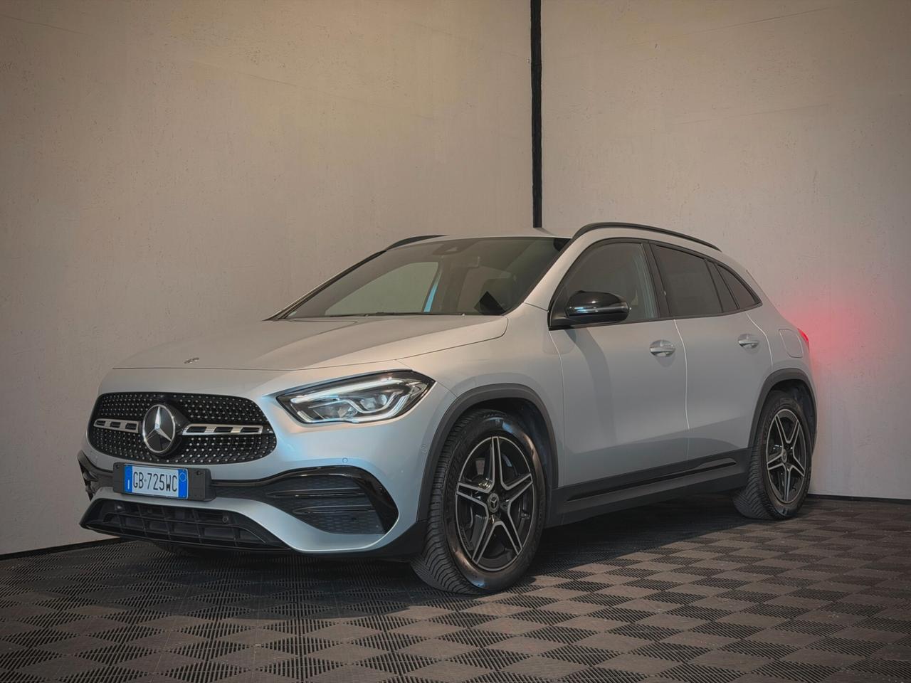 Mercedes-Benz GLA 250 4Matic AMG Premium - NIGHT EDITION - UNICO PROP