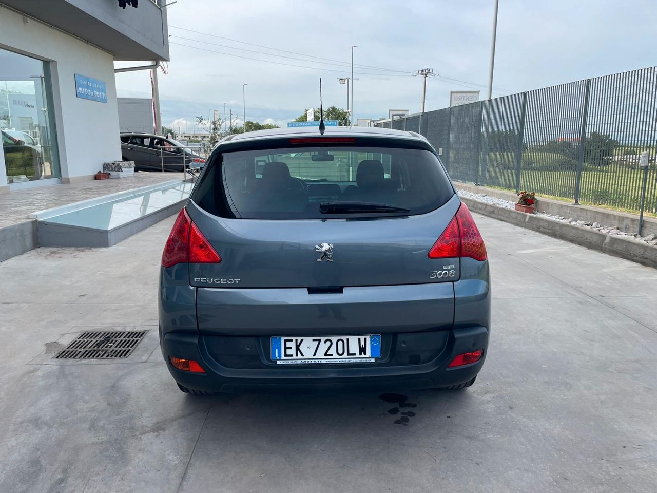 Peugeot 3008 1.6 e-HDi 115CV cambio robotizzato Stop&Start Allure