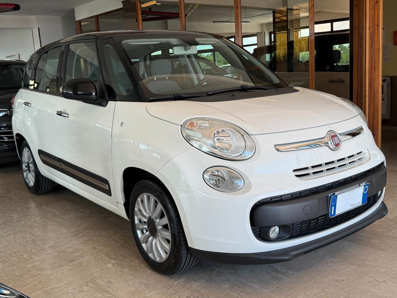 Fiat 500L Living 1.6 M.JET 105 cv. POP STAR (Doppio Colore)
