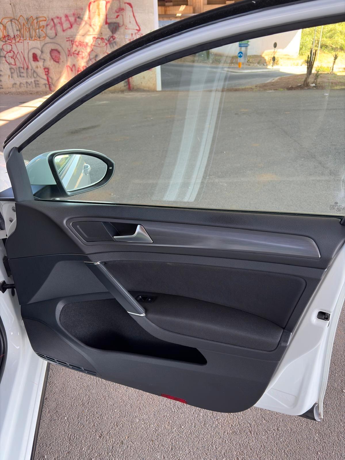 Volkswagen Golf 1.6 TDI 115 CV 5p R line