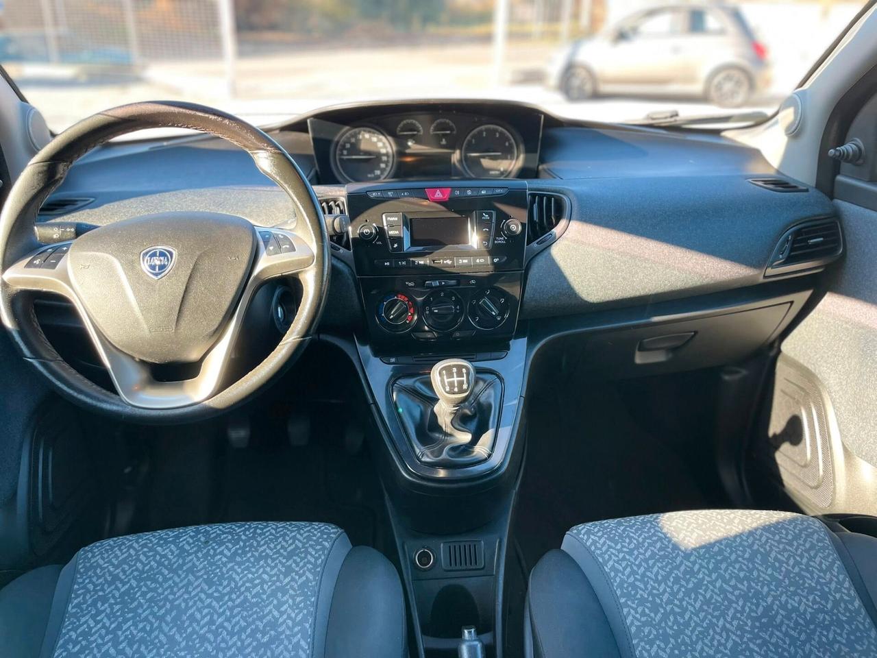 Lancia Ypsilon 1.3 MJT 16V 95 CV 5 porte S&S Platinum EURO 6