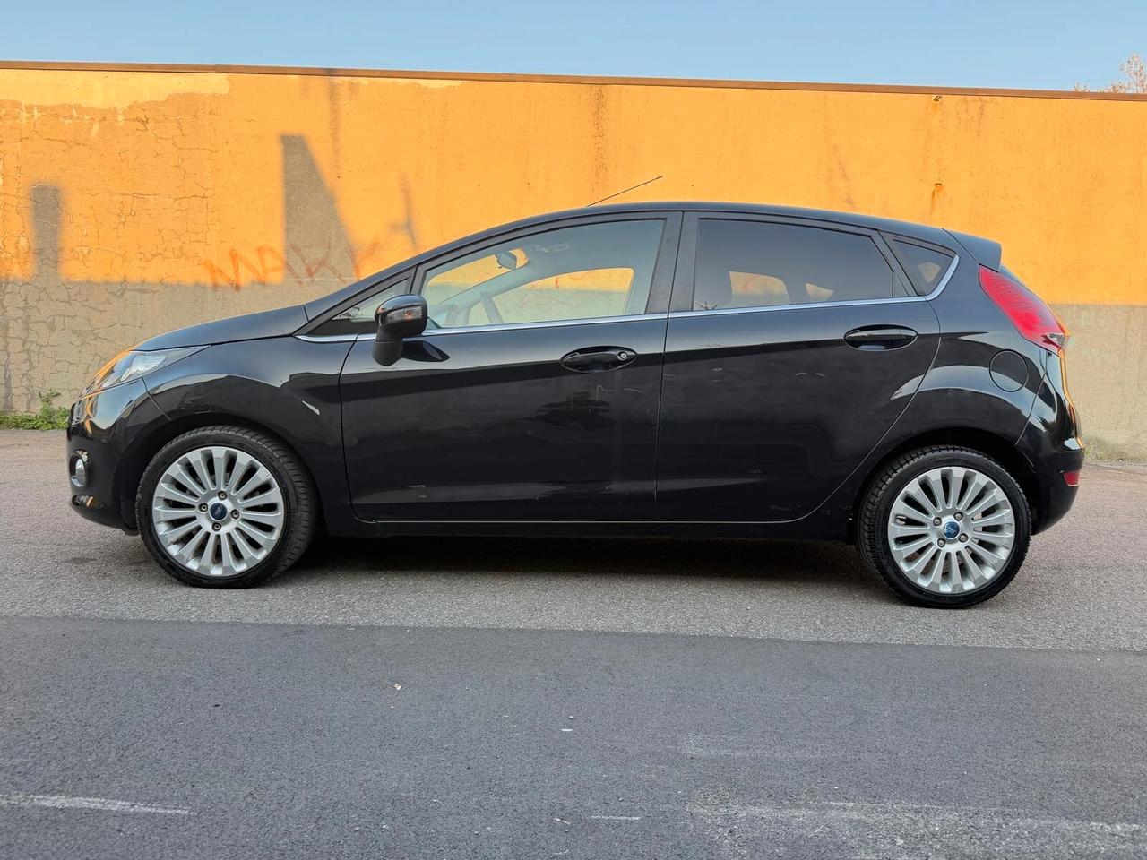 Ford Fiesta 1.4 TDCi 68CV 5 porte Titanium