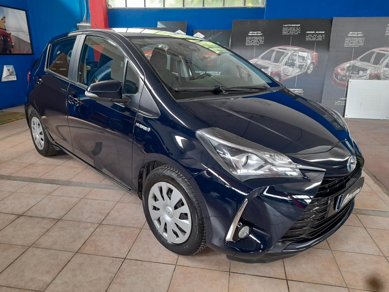 Toyota Yaris 1.5 Hybrid 5 porte Cool