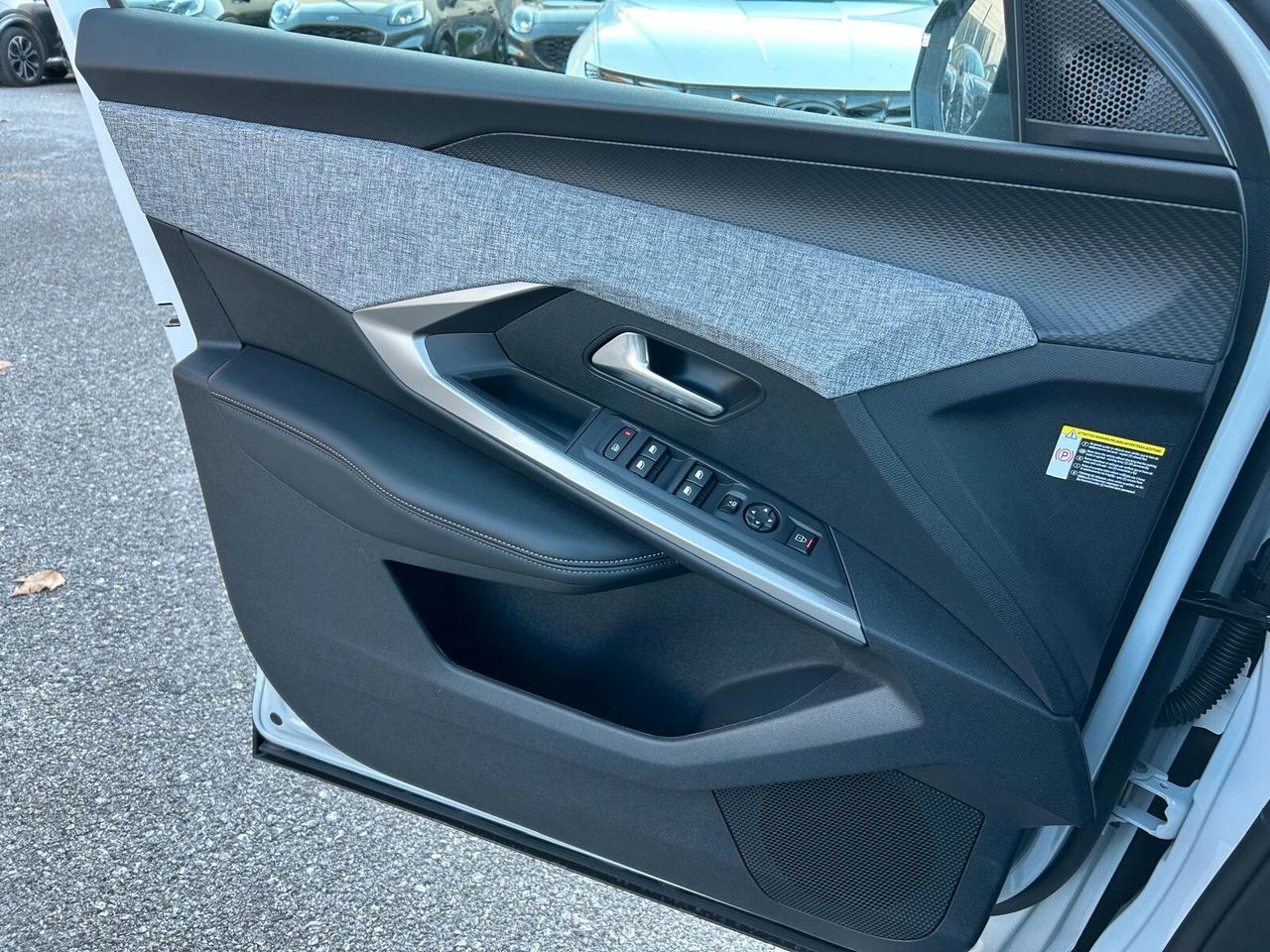 Peugeot 3008 1.2 HYBRID 145cv E-DCS6