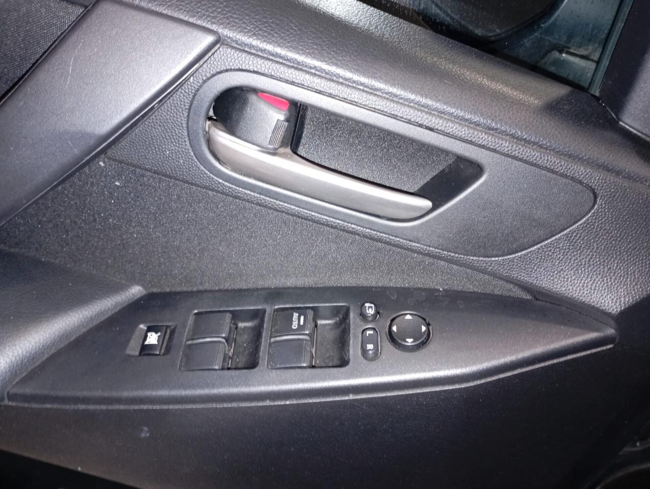 Mazda 3 del 2011 -1600 benzina anche neopatentati -