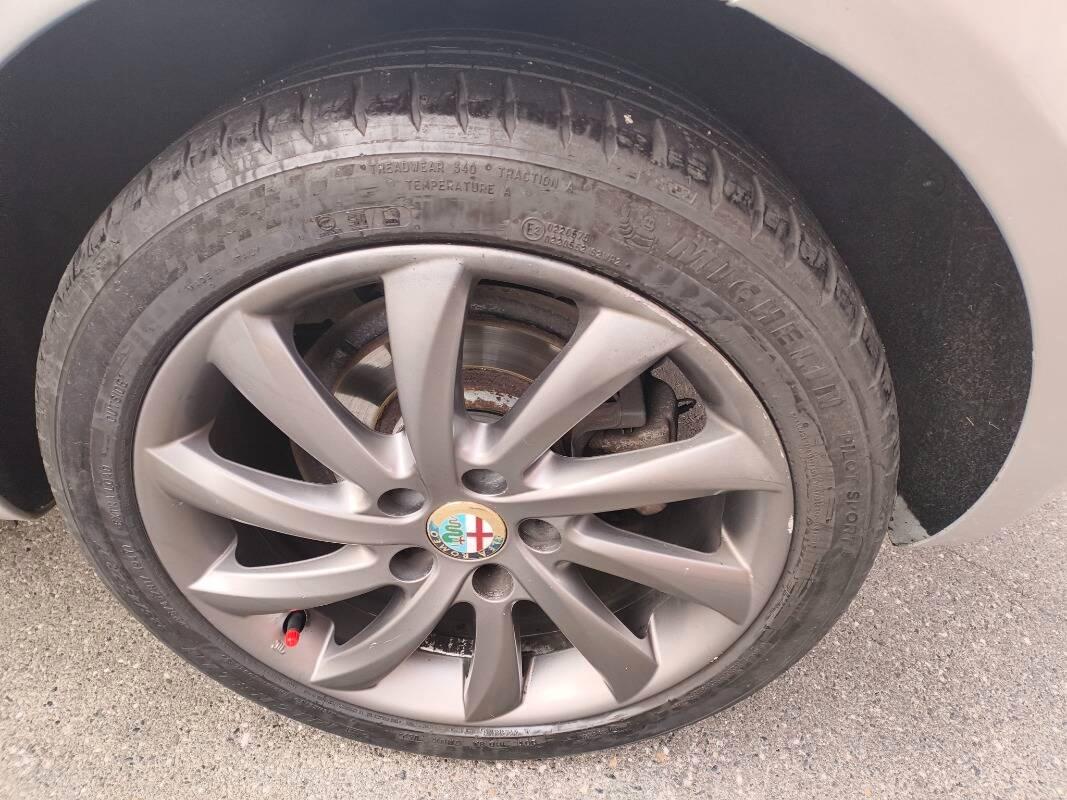 Alfa Romeo Giulietta Giulietta III 2012 - 2.0 jtdm Progression CL 140cv