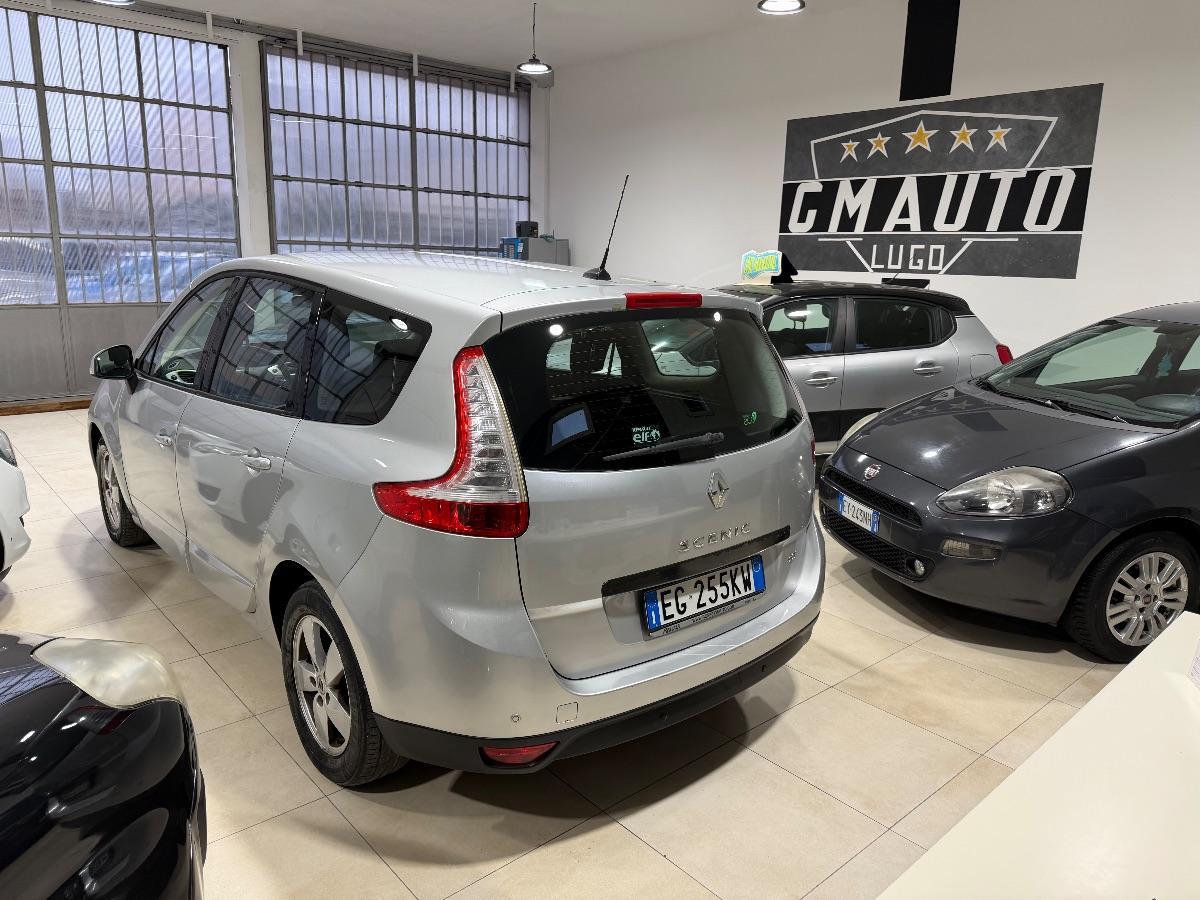 RENAULT - Scénic X-Mod - 1.5 dCi 110CV Luxe. 7P