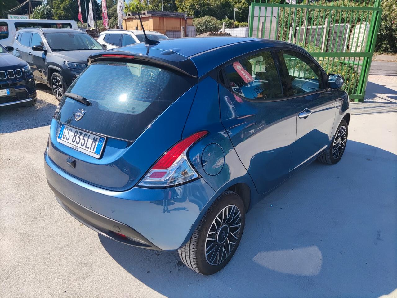 Lancia Ypsilon 1.0 FireFly 5 porte S&S Hybrid Gold