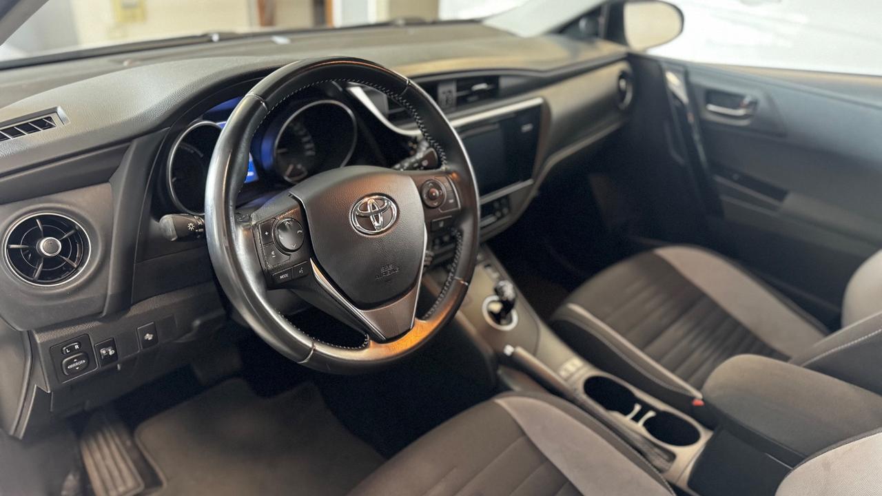 Toyota Auris Touring Sports 1.8 Hybrid Lounge