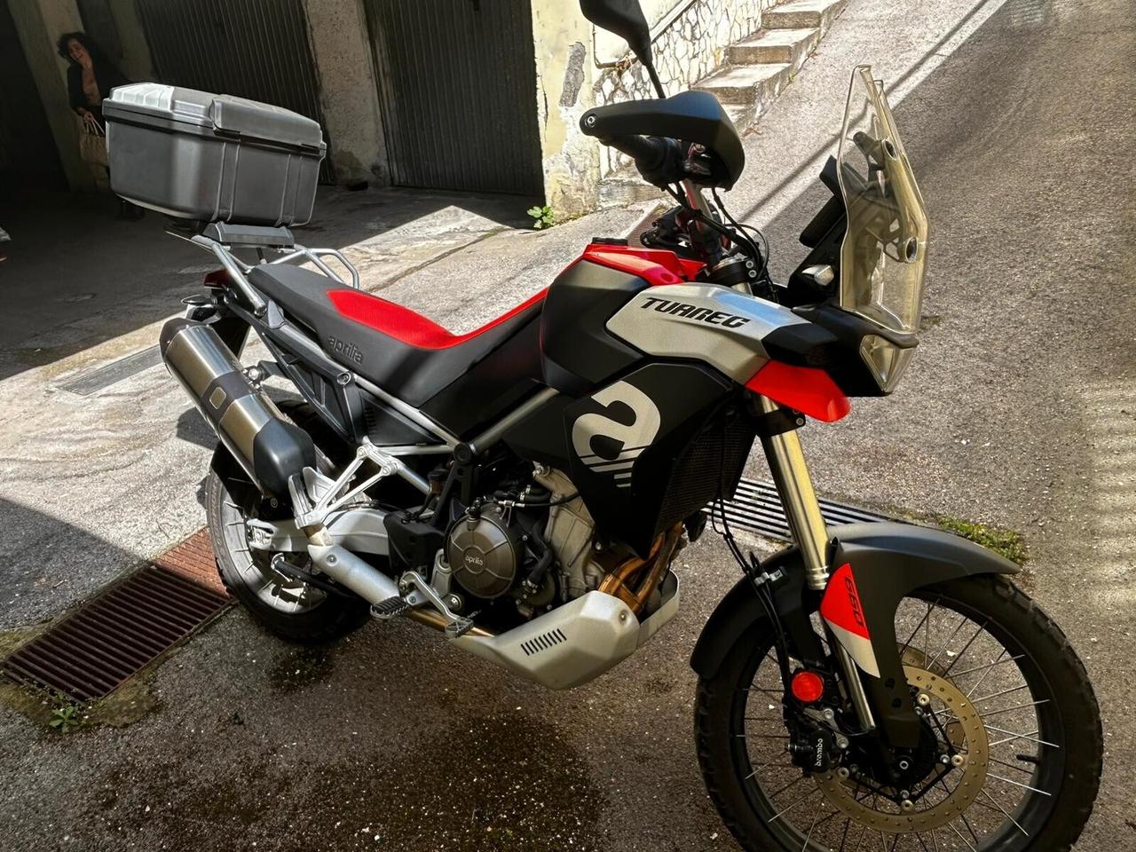 APRILIA Tuareg 660 TUAREG - 05/2022 -8700 Km - 10000 €