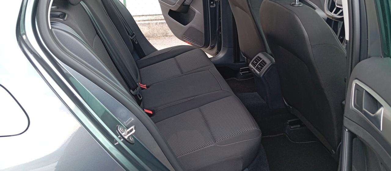 Volkswagen Golf 7.5 1.6 TDI 115 CV-Garanzia-Neopatentati