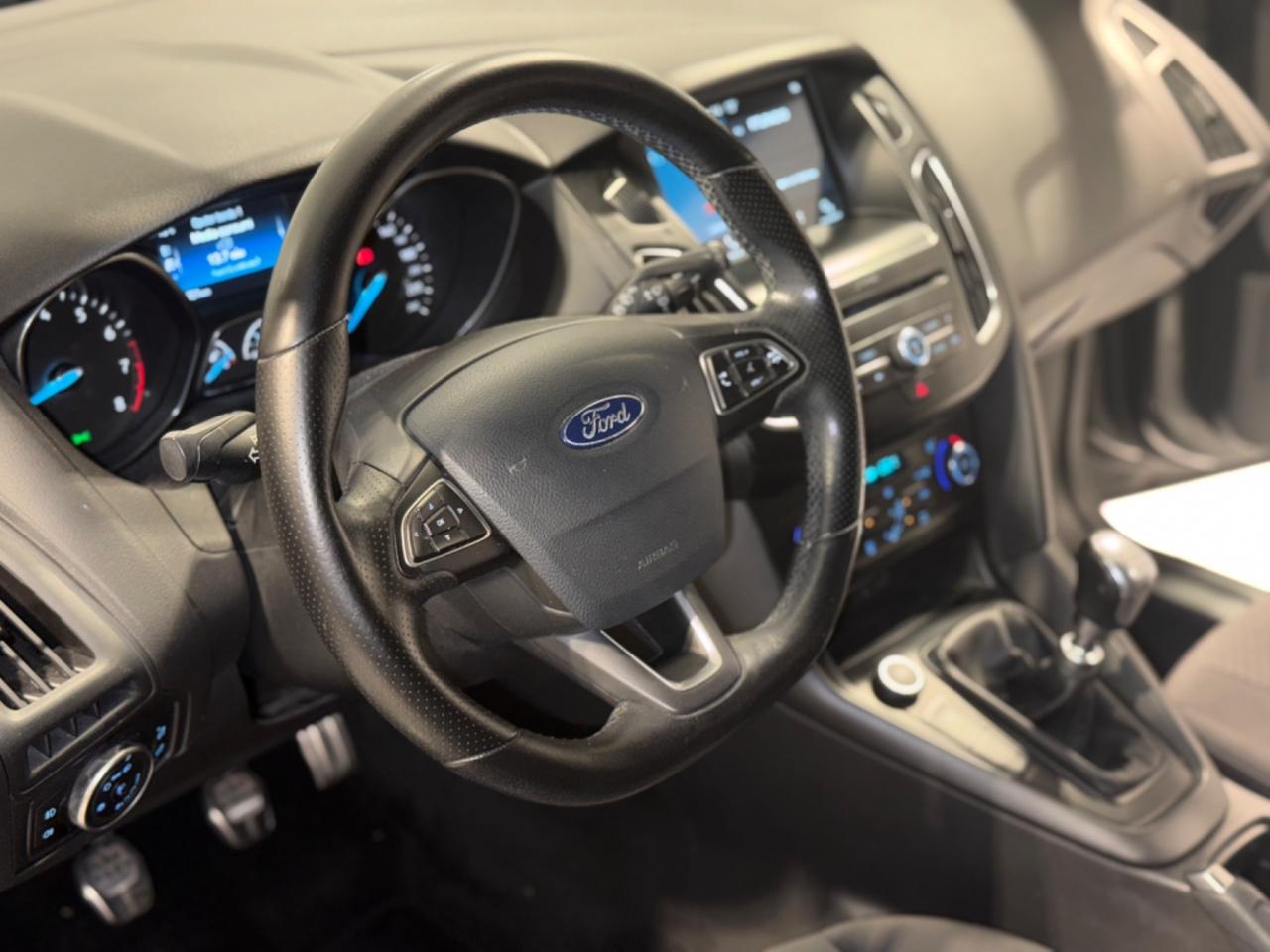 Ford Focus 1.0 EcoBoost 125 CV Start&Stop ST Line Business