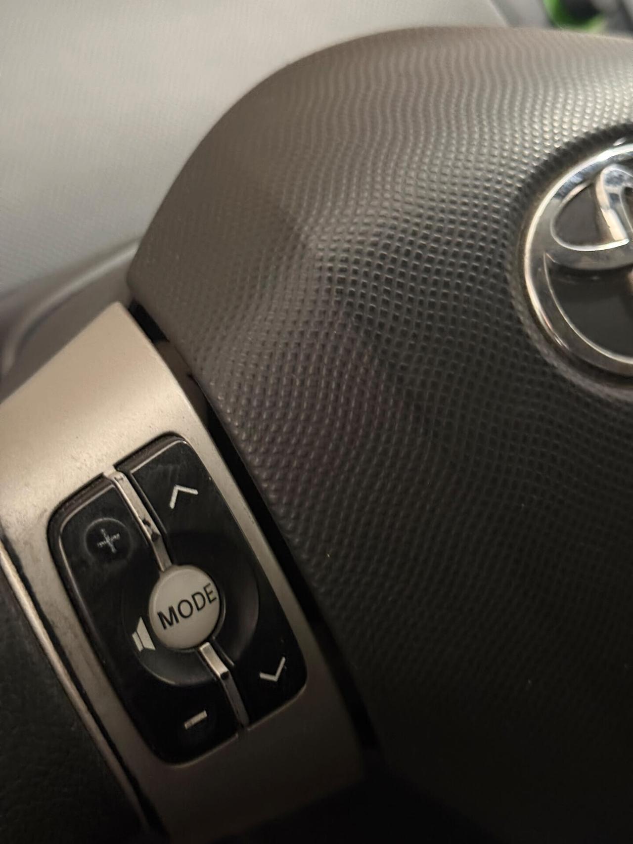 TOYOTA YARIS 1.0 BENZINA GOMMATA NUOVA