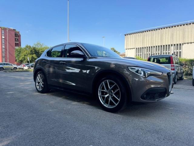Alfa Romeo Stelvio 2.2 t Business rwd 180cv auto