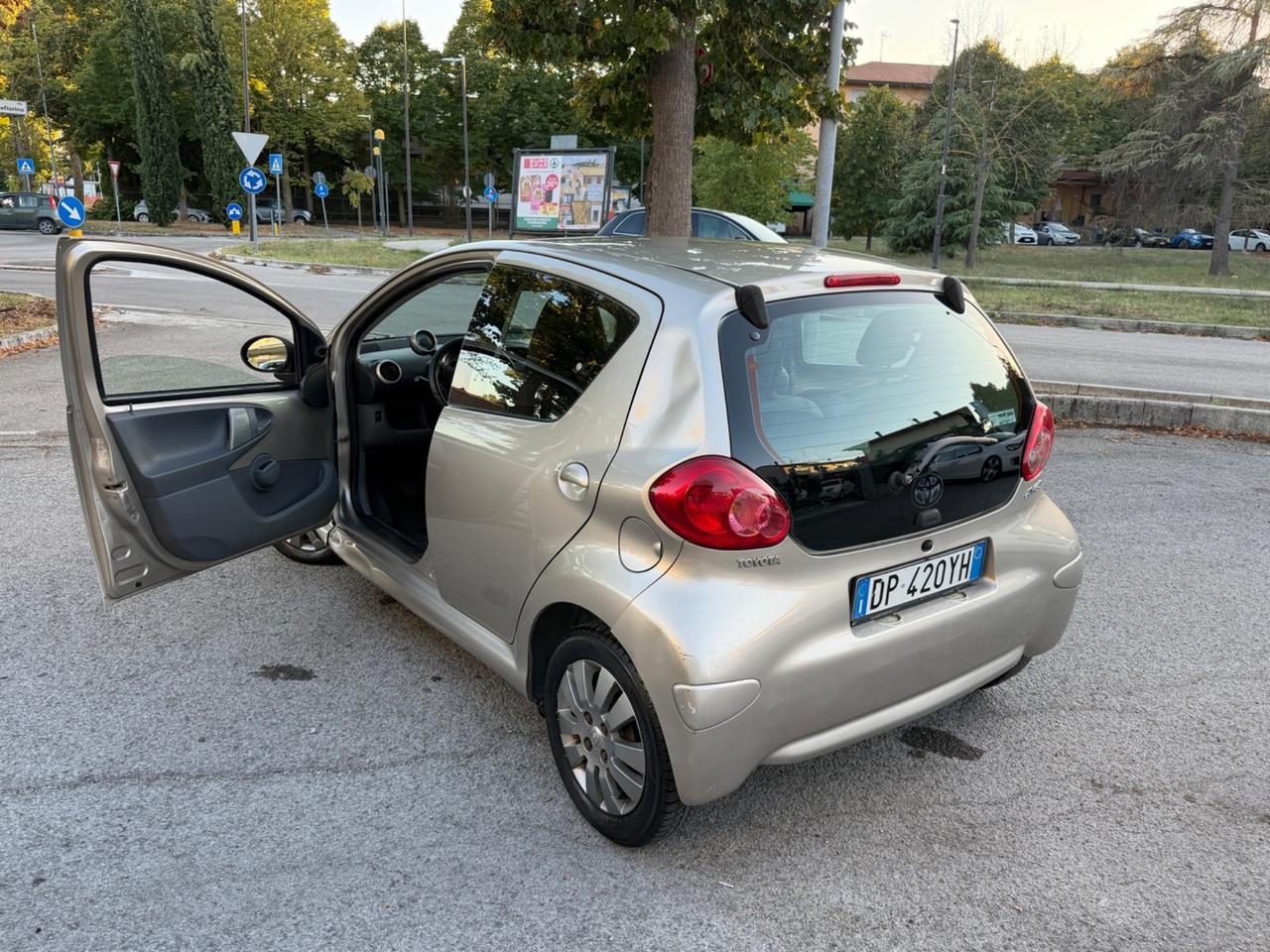 Toyota Aygo 1.0 12V VVT-i 5 porte Sol