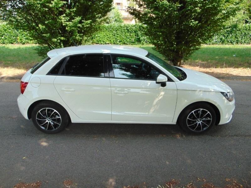 AUDI A1/S1 A1 SPB 1.6 TDI S tronic Attraction