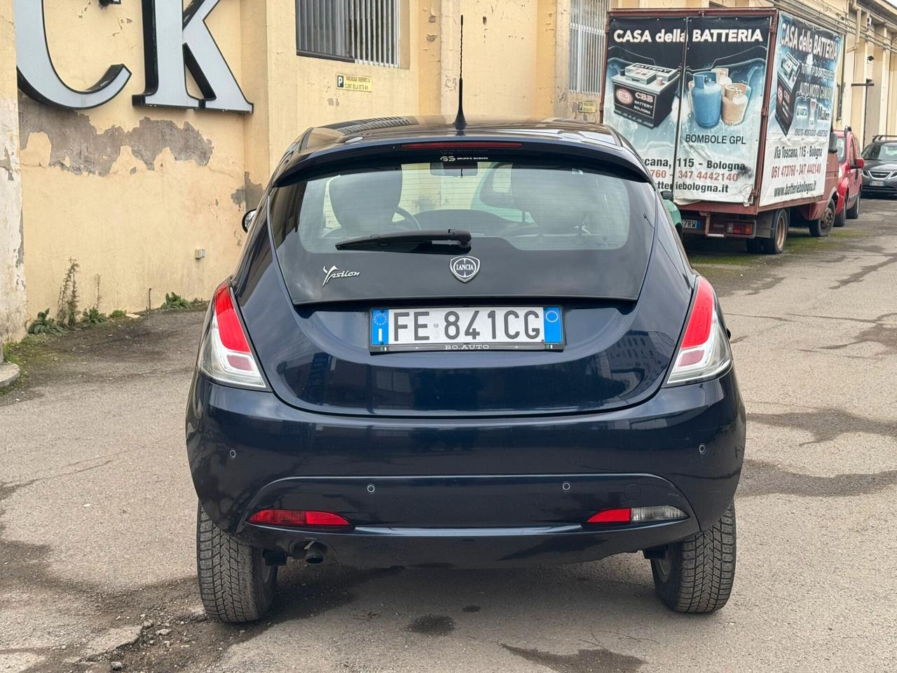 Lancia Ypsilon 0.9 TwinAir 85 CV 5 porte Metano Ecochic Platinum