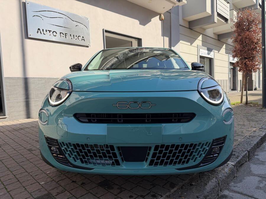 FIAT 600 1.2 HYBRID 110CV AUTOM LA PRIMA NUOVA KM0