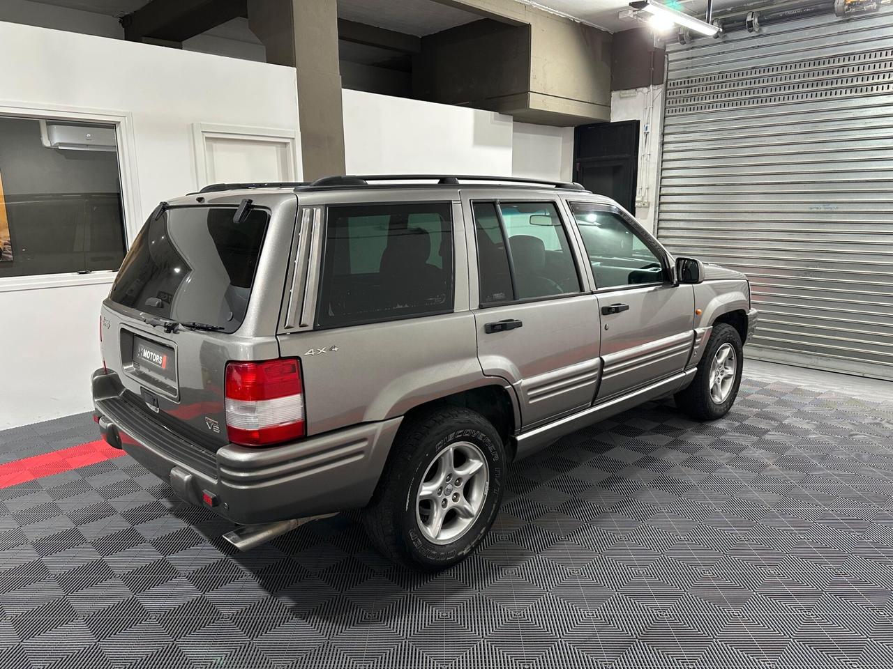 Jeep Grand Cherokee Grand Cherokee 5.9 4WD Quadra-Trac Limited LX