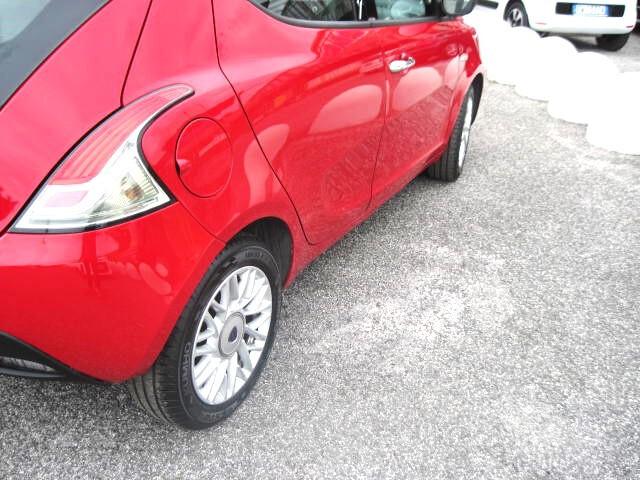 Lancia Ypsilon 1.3 MJT 16V 95 CV 5 porte GARANZIA