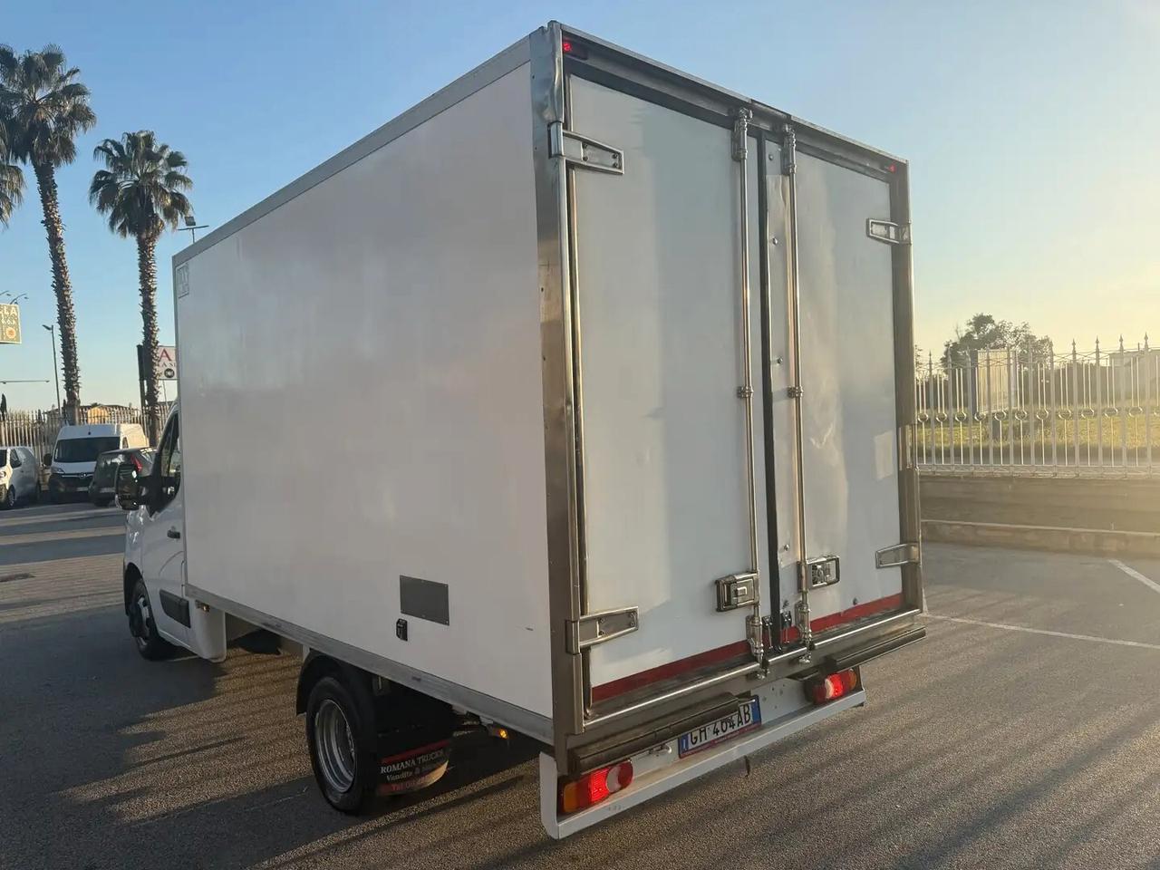 Renault Master 35Q. 145cv FRCX-20 CON GANCIERA A TRE VIE