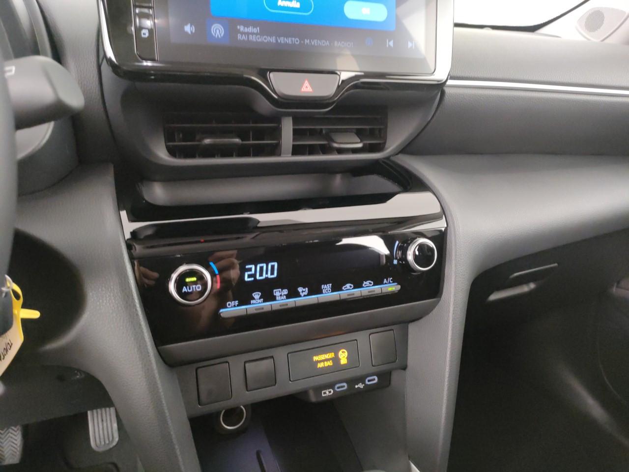 TOYOTA Yaris Cross 1.5h Active fwd 115cv e-cvt
