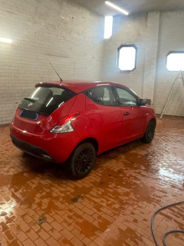 LANCIA Ypsilon 1.2 69 CV 5 porte GPL Silver