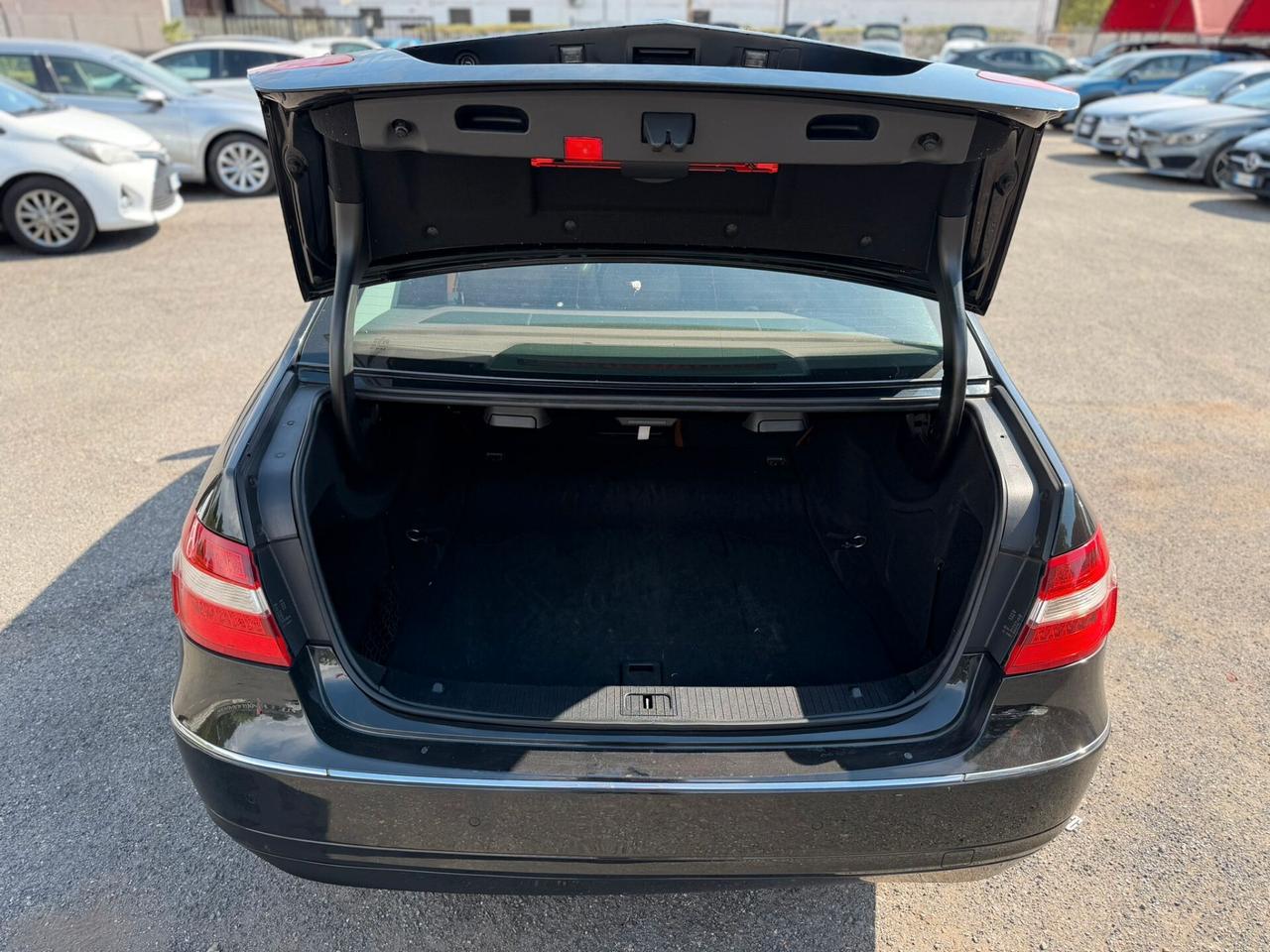 Mercedes-benz E 220 CDI BlueEFFICIENCY Avantgarde AMG