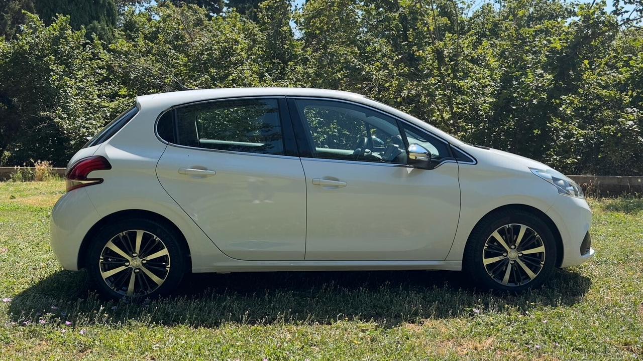 Peugeot 208 PureTech 82 5P 2016 PERFETTA GPL Neop LEGGI TESTO