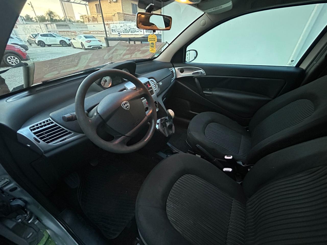 Lancia Ypsilon 2011 1.2 GPL VERS. ORO LEGGI TUTTO