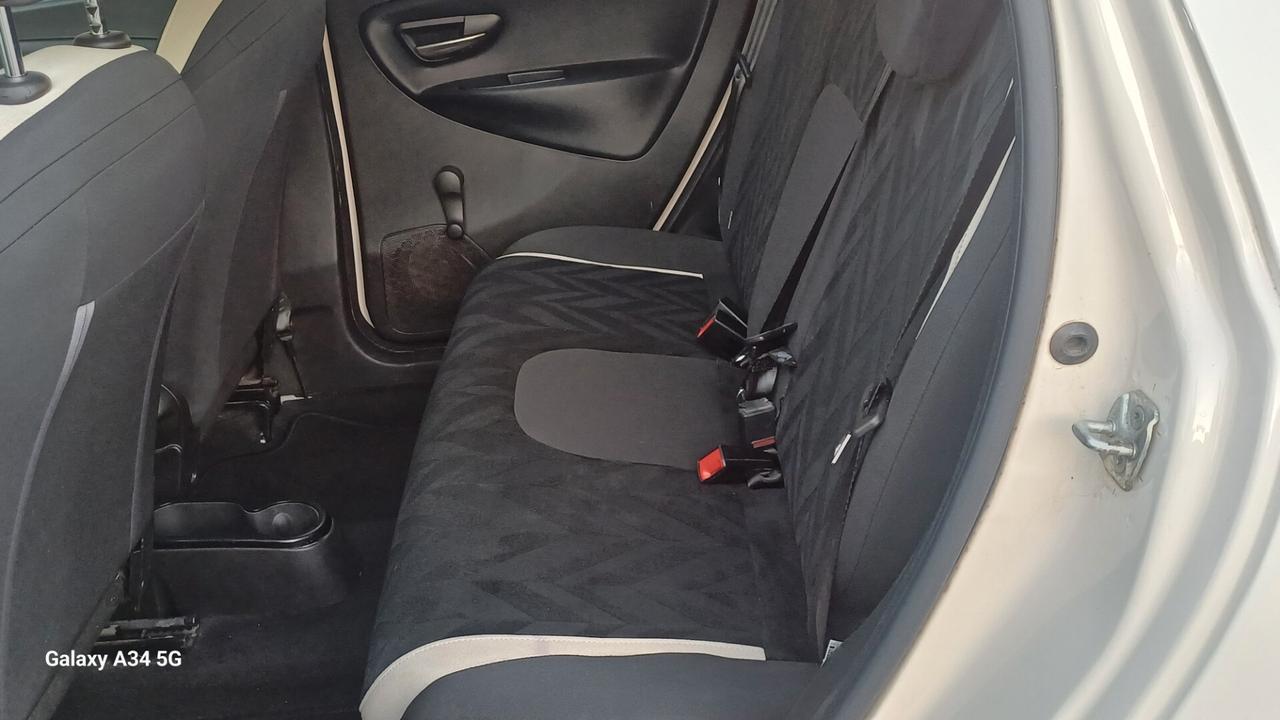 Lancia Ypsilon 1.2 69 CV 5 porte Platinum