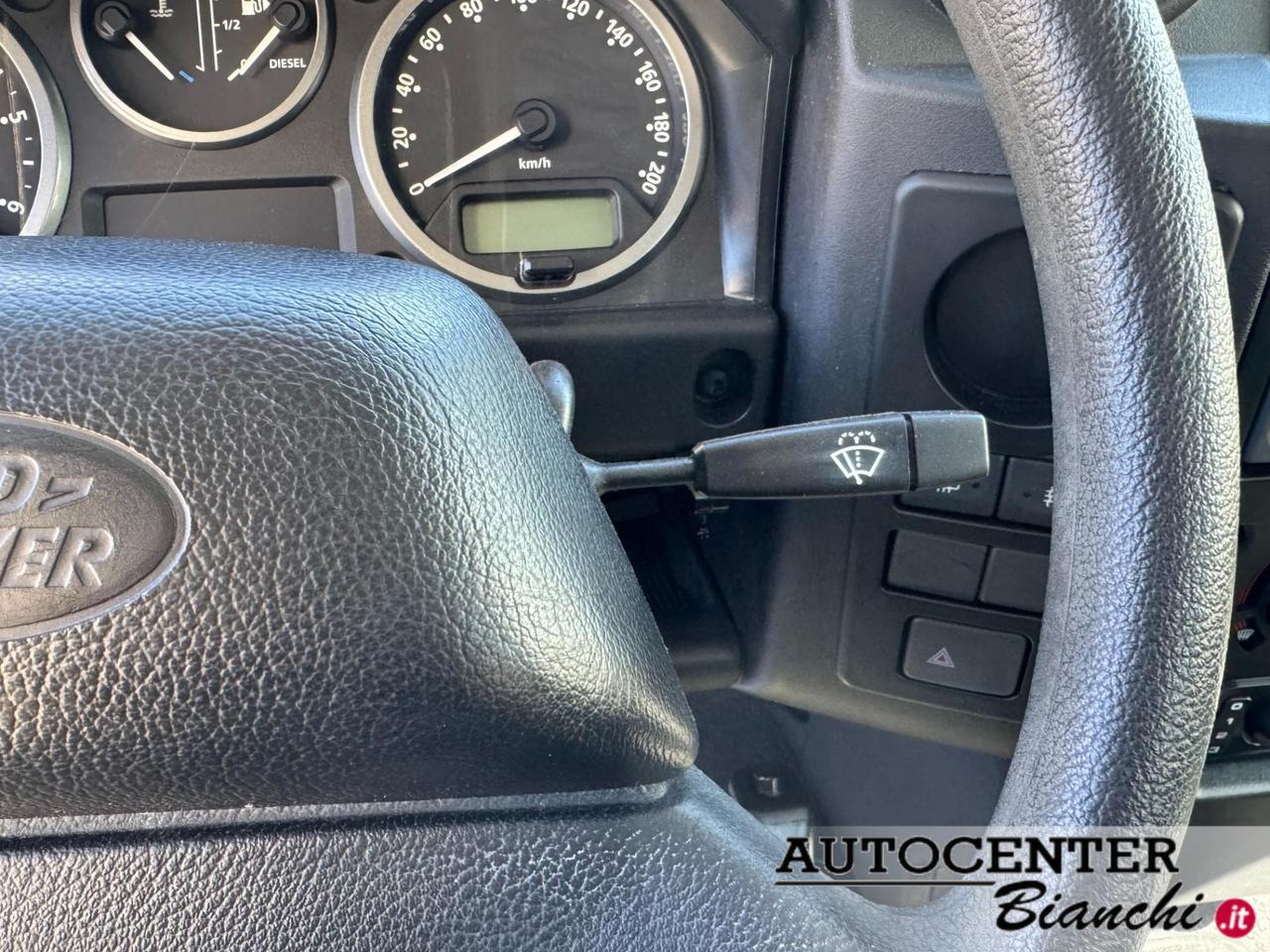 Land Rover Defender 90 SW Defender 90 2.4 td SE SW