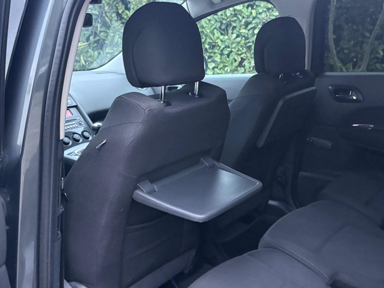 Peugeot 5008 1.6 HDi 110CV 7POSTI