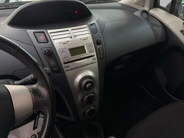 Toyota Yaris 1.0 5 porte Sol