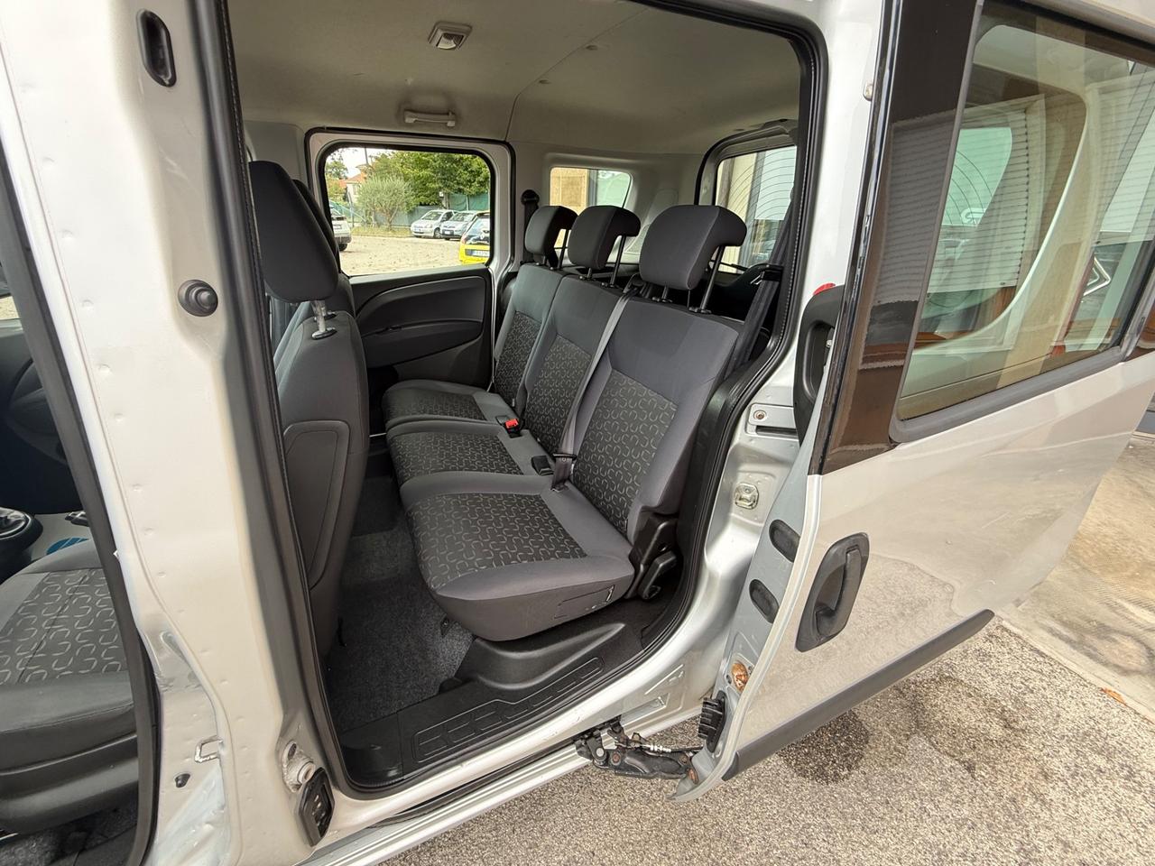 Fiat Doblo- 1.6 MJT 120 cv - Autovettura