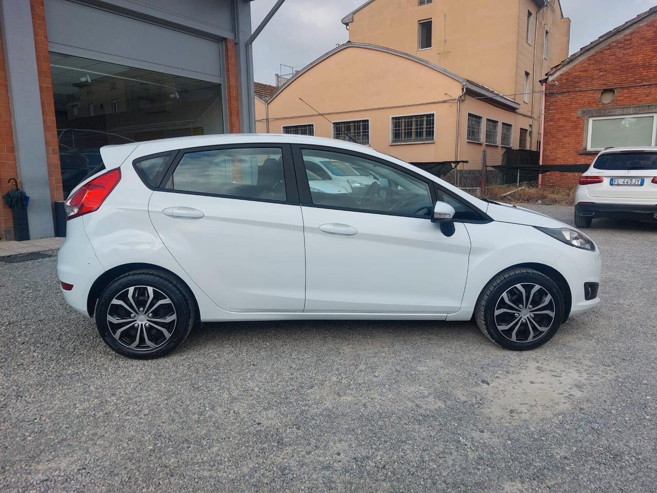 Ford Fiesta 1.4 5p. Bz.- GPL Titanium GPL CASA MADRE