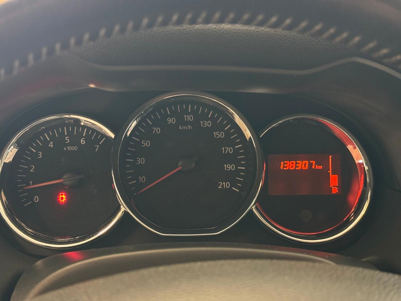 DACIA DUSTER 1.5cc 110CV 4x2 GANCIO TRAINO