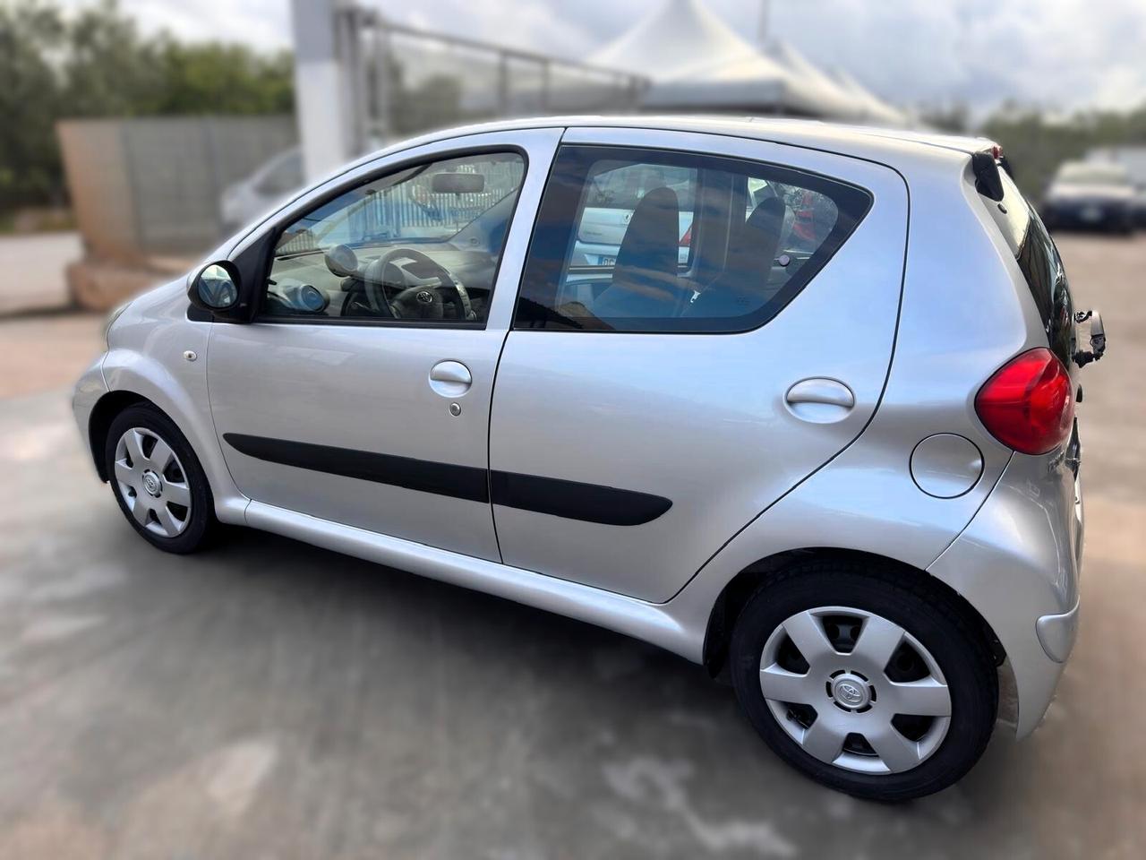 Toyota Aygo 1.0 benzina automatica