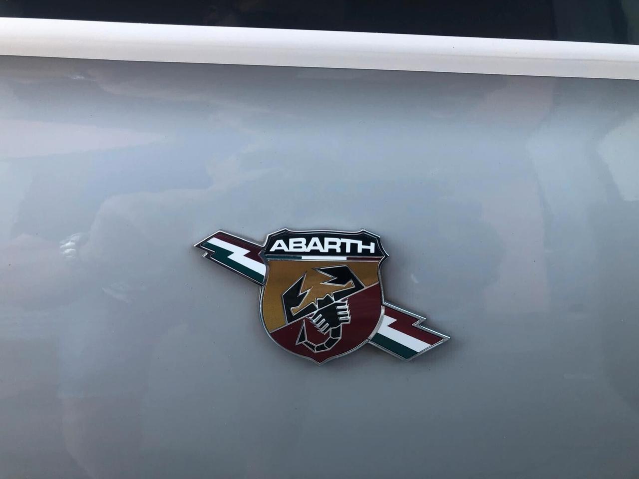 Abarth 500 C 1.4 Turbo T-Jet MTA Bicolor