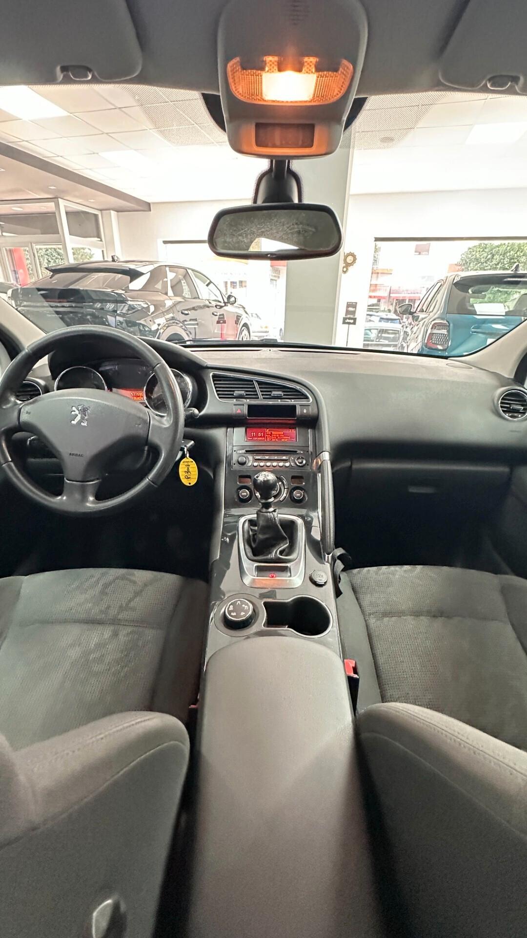 Peugeot 3008 1.6 HDi 115CV Business